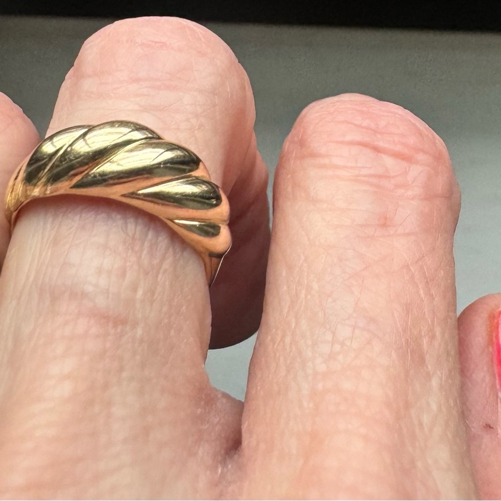 Mejuri 14k Solid Yellow Gold Thin Croissant Dome Ring Size 6 - Picture 7 of 9